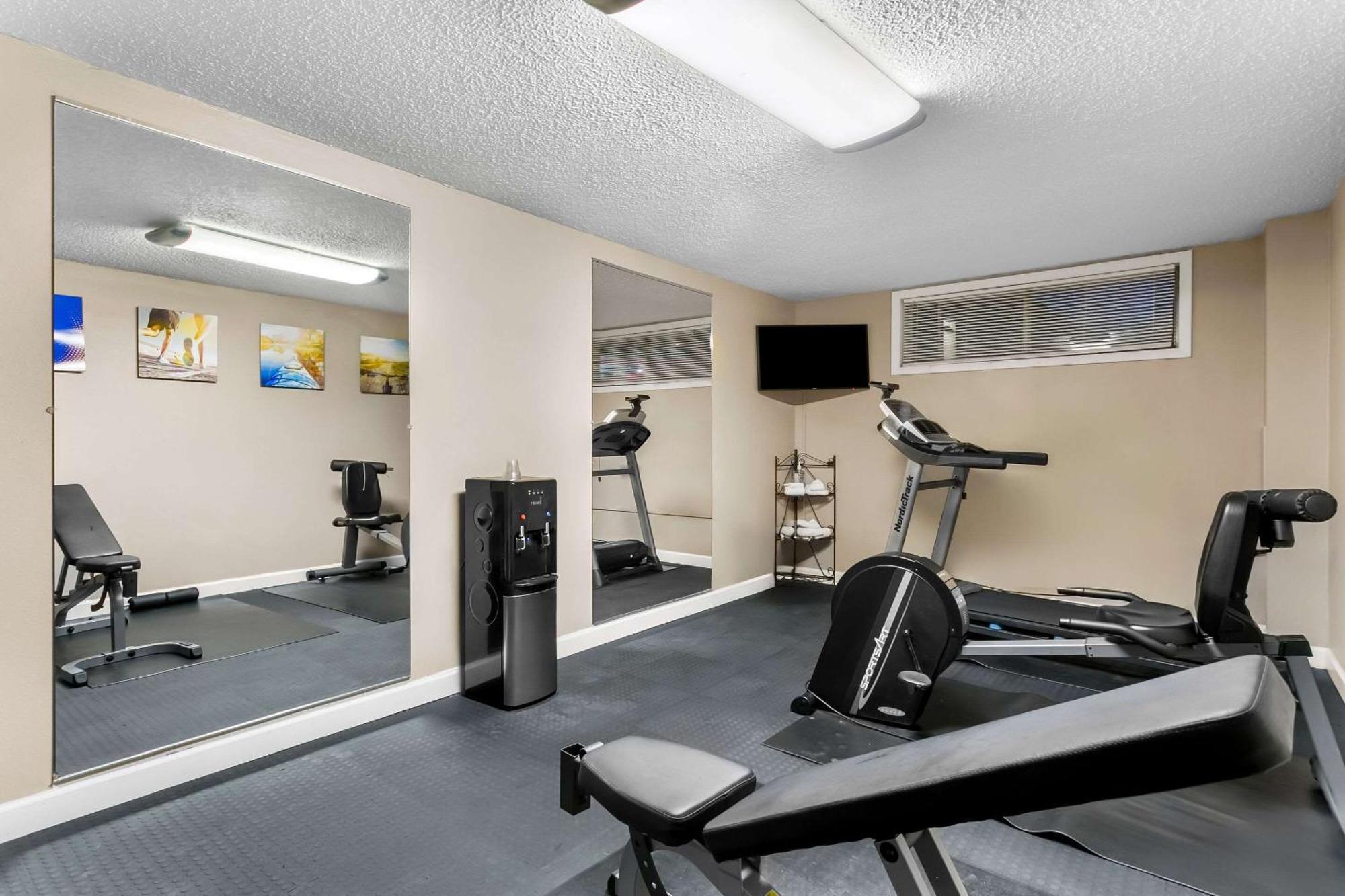 Comfort Inn Red Horse Фредерик Экстерьер фото