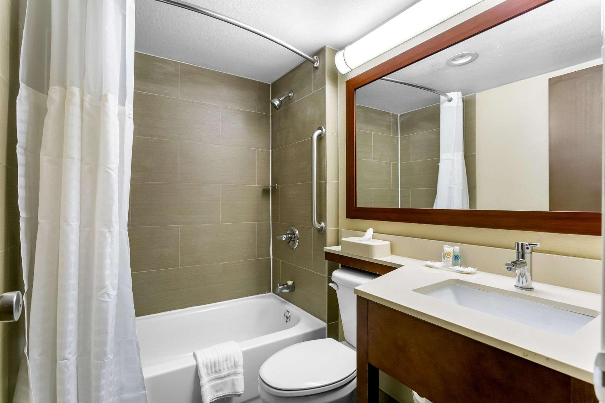 Comfort Inn Red Horse Фредерик Экстерьер фото