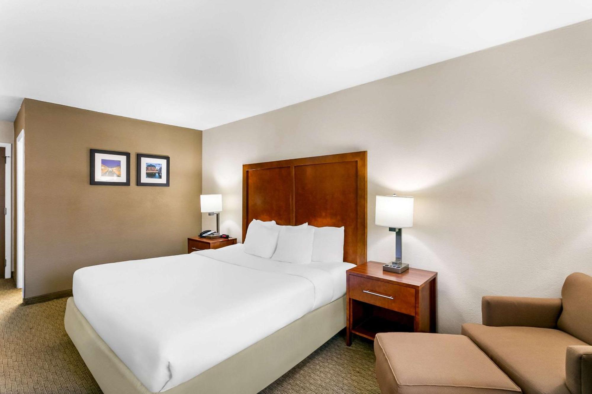 Comfort Inn Red Horse Фредерик Экстерьер фото